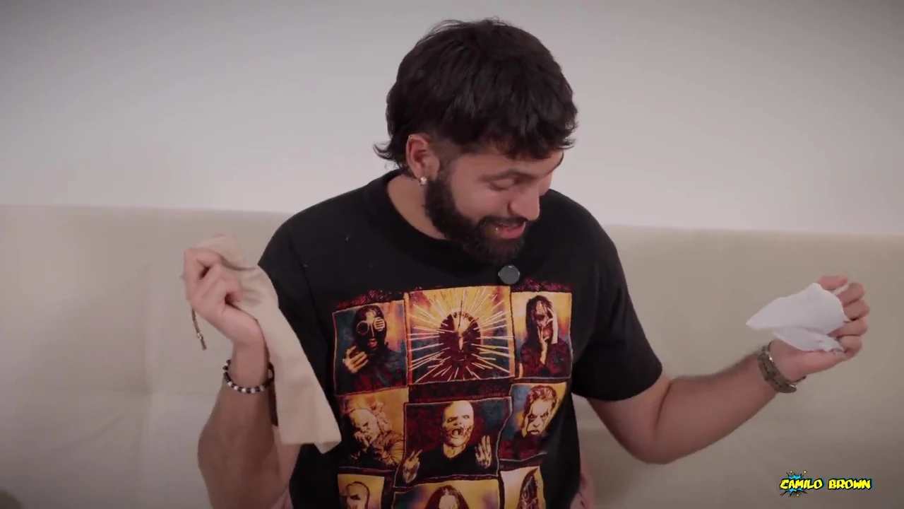 Cyrus y su juguete anal rumbo al orgasmo prostático
