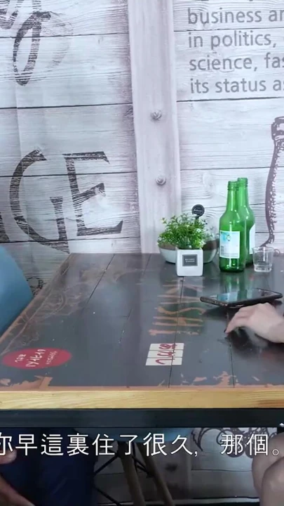 Boşanmış orta yaşlı seksi kadın bakireden daha hızlı sırılsıklam - çılgın kalça ezme becerileri | Klip 1