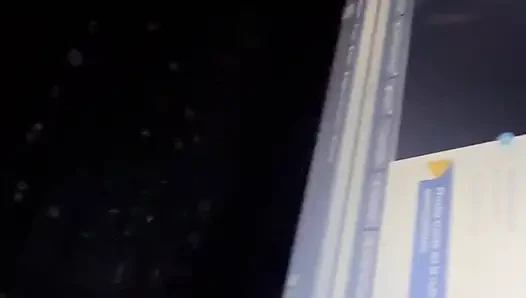 Bebek canlı şovlarıyla yanıyor