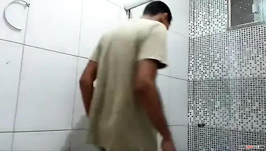 Banyoda penis oyunu