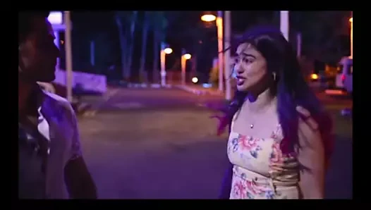 Yaad sharma göğüsler meme ucu gösterisi!!