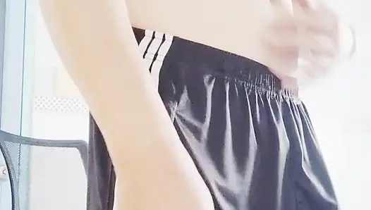 Hairless boy cums vip