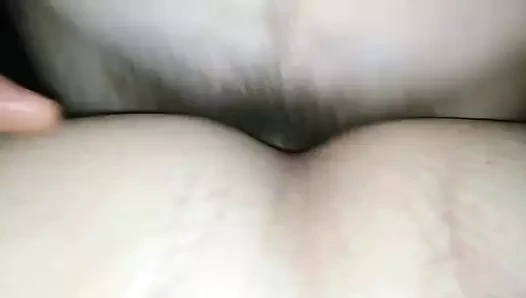 Je le suce et il me baise comme une salope