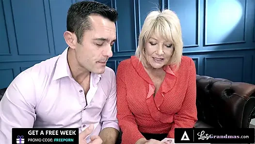 Şehvetli nineler - büyük memeli öğretmen orta yaşlı seksi kadın Amy öğrenciyi sikiyor