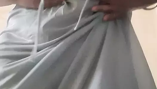 Hintli tombul evli kadın kocası için görüntülü görüşme yapıyor bölüm 2