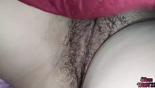 Desi komşunun kızının kedi dokunmadan