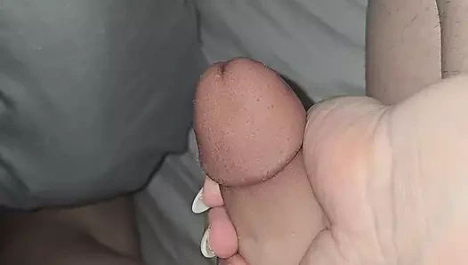 Üvey anne tartışmaksızın Hollandalı üvey oğlunun yarağını elle muamele çekiyor