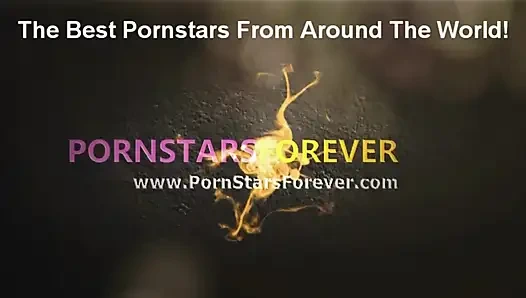 Ünlü güzellik sert sikiliyor