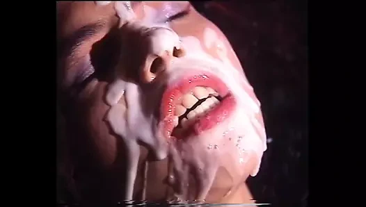 Kıllı orta yaşlı seksi kadınlar sikiliyor ve yüzüne boşalma