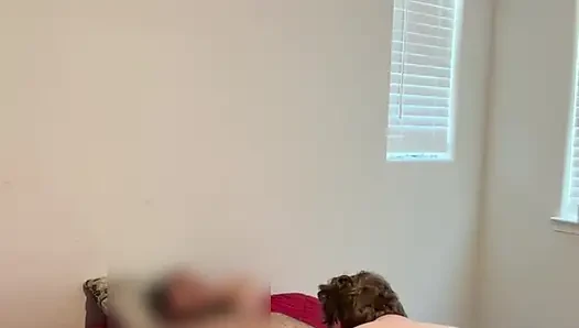 İri güzel kadın amını yediriyor ve sonra kocasının yarağını ağzına alıyor
