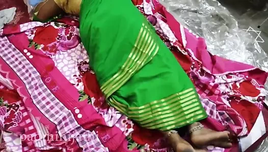Seksi babhi içinde yeşil saree ile büyük göt
