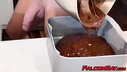 Solo atletik damızlık josh moore masturbates içinde the mutfak