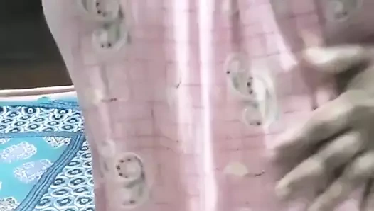 Desi boudi dans ediyor büyük göğüsler