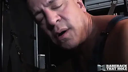 Prezervatifsizbu delik deri erkekler kil kuleleri ve kazıcı prezervatifsiz