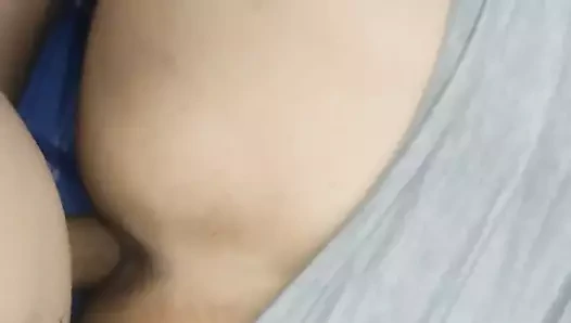 Yengem benimle oynamak için evime geliyor