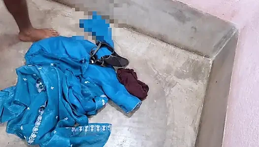 Hintli çift seks kocası karısını sikiyor