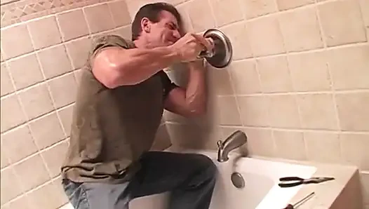 Büyük kavunlu sarışın orta yaşlı seksi kadın ateşli sikişten sonra döl yiyor