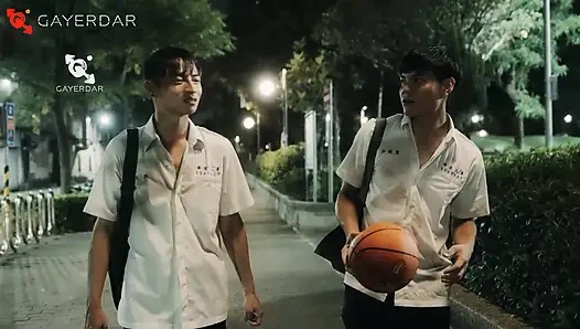 Sinematik bir cherry-popping deneyimi