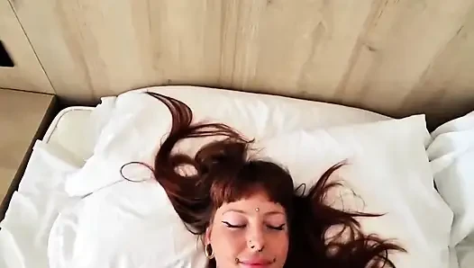 Tatilde memelere sabah boşalması