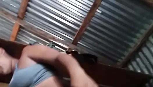 Dominikli yatakta sert sikişiyor violetahotvip