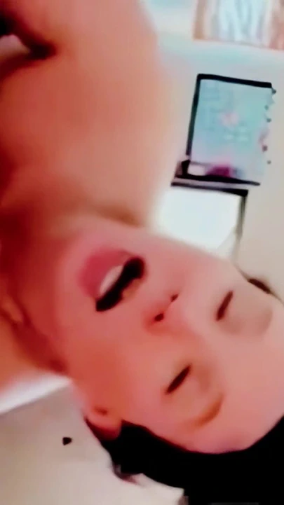 55 m fotoğrafçımın büyük yarağını emdim hepsini boğazıma alıyor ve mükemmel bir ev yapımı sakso çekiyor yakın çekim... | Klip 1