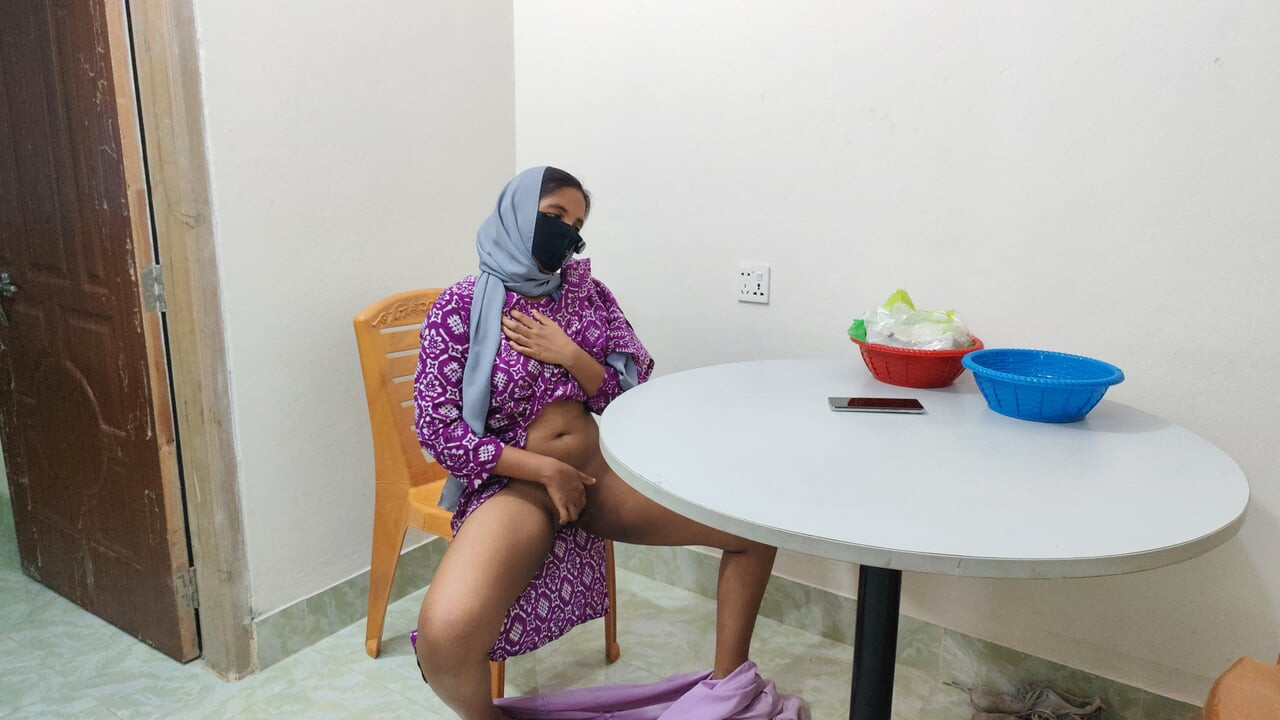 Hijabi Lonely Milf looking for attention