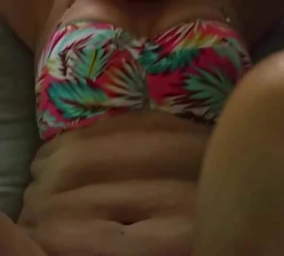 Bikiniyi bir kenara çek